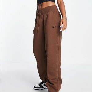 Nike Phoenix Fleece sweatpants in brown